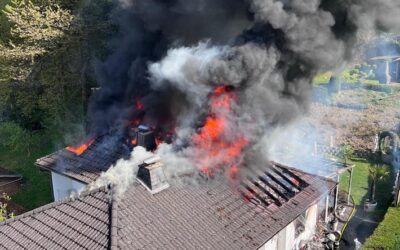 FW-OE: Dachstuhlbrand in Meggen