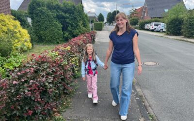 POL-BOR: Verkehrsfachleute im Kreis Borken empfehlen „Schulwegtraining“ / Eltern sollten mit den angehenden Erstklässlern vorab den Schulweg üben / Aktion „Kreis Borken sieht gelb!“ zum Schulbeginn