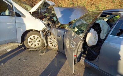 FW-EN: Mehrere Verletzte bei Verkehrsunfall – Handwerker stürzt am Abend Hang hinab