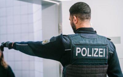 BPOL NRW: Videoauswertung im Hauptbahnhof überführt Diebe – Bundespolizei nimmt zwei Männer fest