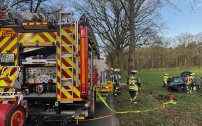 FW Hünxe: Verkehrsunfall mit einer schwerverletzten Person
