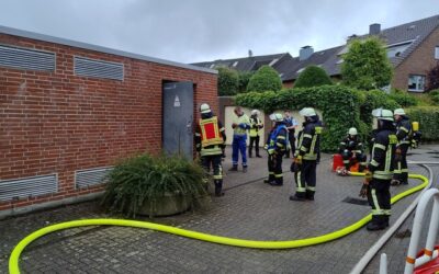 FW-Schermbeck: Unfall mit parkendem PKW