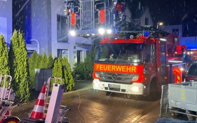FW-MH: Aufmerksamer Nachbar verhindert durch schnellen Notruf größeren Schaden