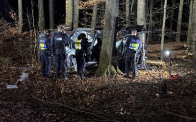 FW Wenden: Verkehrsunfall mit einer eingeklemmten Person auf der L512 im Bereich Wenden-Löffelberg