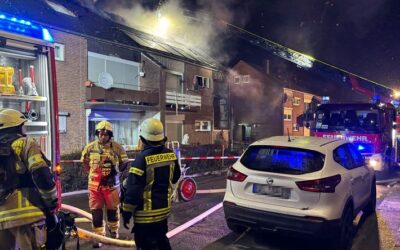 Feuerwehr Goch: Massives Feuer in Mehrfamilienhaus: 70jährige Frau erleidet Rauchgasvergiftung