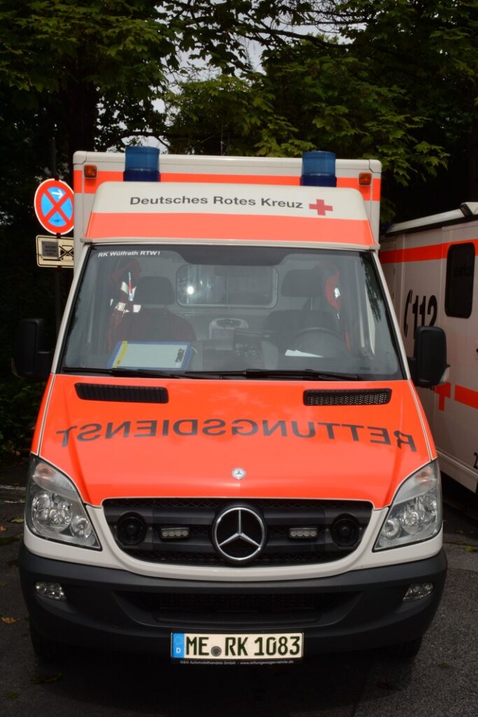 POL-ME: Alleinunfall: Rollerfahrer schwer verletzt – 2601101