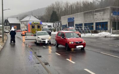 POL-GM: Bei Auffahrunfall verletzt