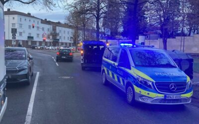 POL-AC: Zeugen nach Verkehrsunfall in der Limburger Straße gesucht