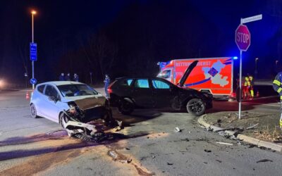FW-EN: Verkehrsunfall auf Gevelsberger Straße
