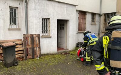 FW-DO: Gasaustritt in einem Wohn- und Geschäftshaus in Dortmund-Mengede