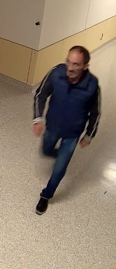 FW Ratingen: Feuerwehr auf der BAB 52 gefordert