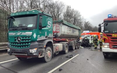 FW-GE: Verkehrsunfall auf der A2 – Eine verletzte Person