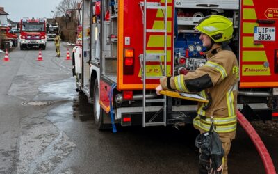 FW-DT: Dachstuhlbrand in der Hardenbergstraße