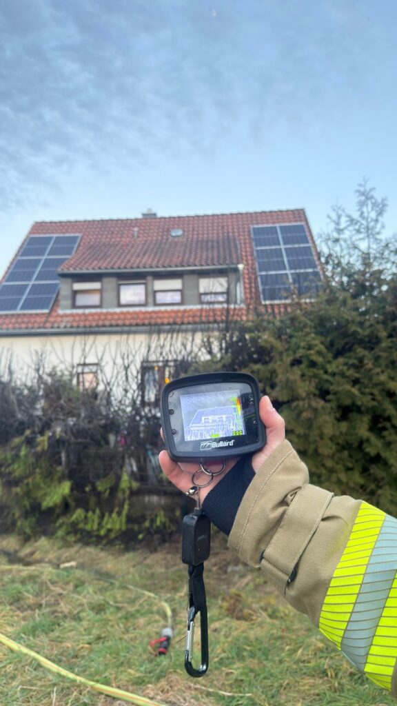 FW-DT: Heckenbrand in Jerxen-Orbke schnell unter Kontrolle