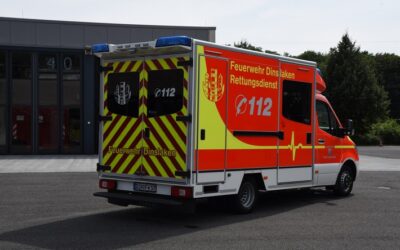 FW Dinslaken: Schwerer Verkehrsunfall mit Todesfolge