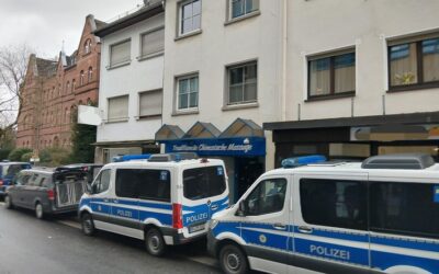 BPOL NRW: Einsatz gegen Menschenhandel und gewerbsmäßiges Einschleusen von Ausländern- Durchsuchungen in zwei Bundesländern – drei Haftbefehle vollstreckt – Maßnahmen und Ermittlungen dauern an