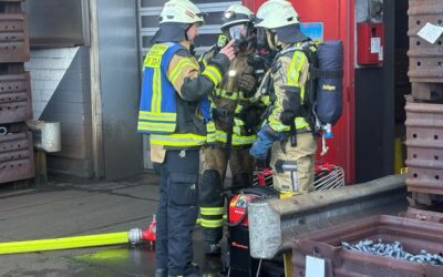 FW-PL: Ortsteil Köbbinghausen – Brand in Industriebetrieb