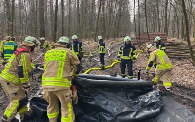 FW-GLA: Feuerwehr Gladbeck nimmt an Waldbrandübung im Waldgebiet Haard teil