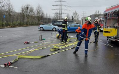 FW Dinslaken: Feuerwehr Dinslaken: Nachwuchs fit für den Einsatzdienst gemacht