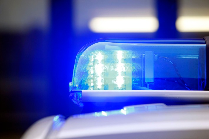 POL-ME: Unbekannte brechen in Ladenlokal ein – 2604022