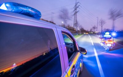 POL-ME: Unbekannte verteilen Nägel und Schrauben auf Fahrbahn – 2604012