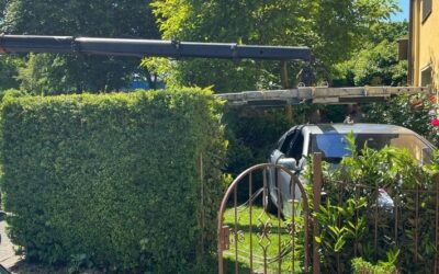 POL-HA: Gas und Bremse verwechselt – 88-jähriger Autofahrer fährt durch Hecke in den Vorgarten eines Wohnhauses