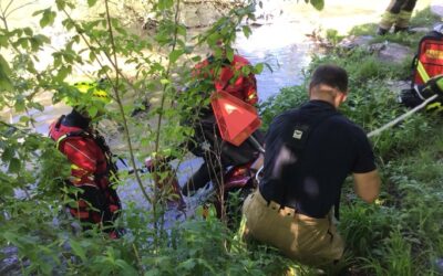 FW Paderborn: „Person im Wasser“ am Zusammenlauf der Alme und Lippe in Schloss Neuhaus