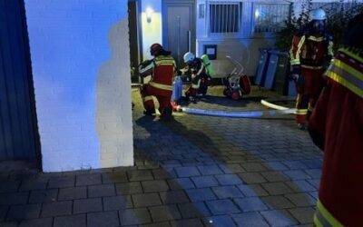 FW-Velbert: Brand eines VW-Käfers in Velbert-Langenberg