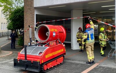 FW-MK: Brand im Außenbereich sorgt für Verrauchung im Waldstadtzentrum