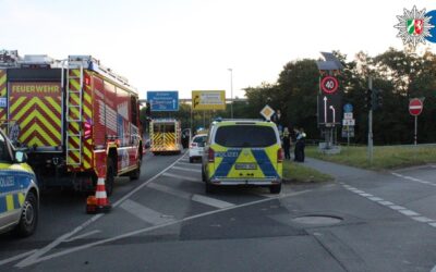 POL-OB: Verkehrsunfall mit überschlagenem Pkw – Fahrer verletzt und mutmaßlich alkoholisiert