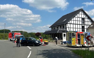 POL-GM: Zusammenstoß zwischen Auto und Motorrad