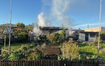 FW-DO: Brand einer Gartenlaube