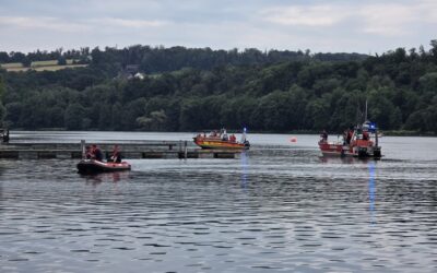 FW-E: Erneuter Wasserrettungseinsatz am Baldeneysee – zahlreiche Einsatzkräfte suchen nach mutmaßlicher Person