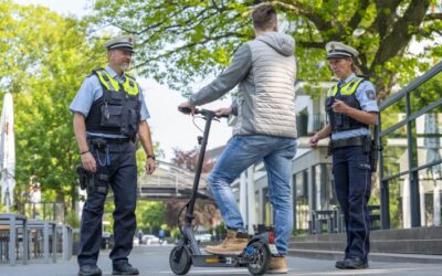 POL-ME: Polizei kontrollierte E-Scooter-Fahrerinnen und -fahrer – 2606097