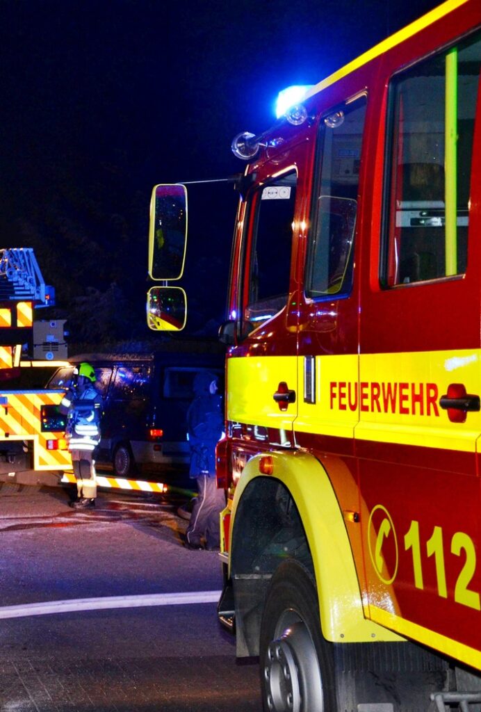 POL-ME: Holzhütte angezündet: Polizei ermittelt – 2606052