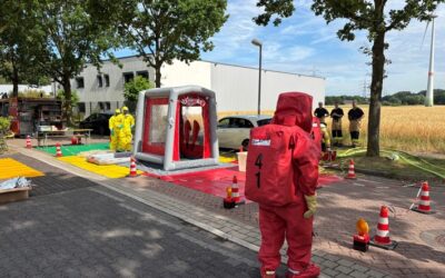 FW-GLA: Gefahrstoffeinsatz in Gewerbebetrieb – Organisches Peroxid aus beschädigtem Gebinde ausgetreten