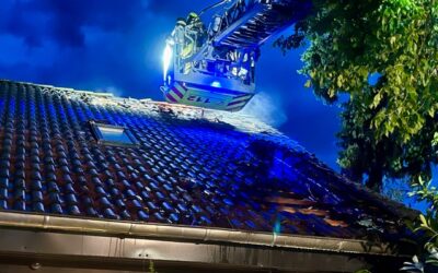 FW Ratingen: Dachstuhlbrand in Ratingen-Süd