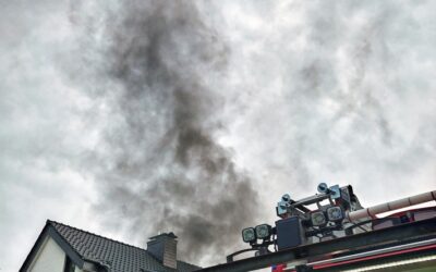 FW-NE: Kellerbrand in Reuschenberg | Haus teilweise unbewohnbar