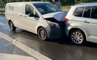 FW-MH: Verkehrsunfall auf der BAB 40 – eine leicht verletzte Person