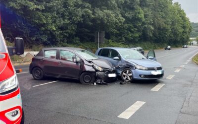 POL-GM: Zwei Verkehrsunfälle auf der Peterstraße