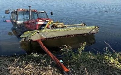 POL-DU: Traktor landete in der Weser