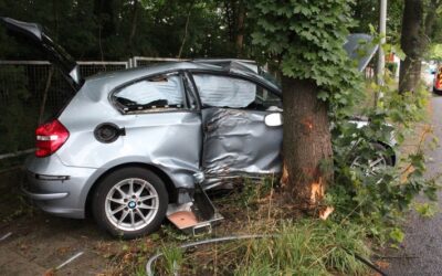 POL-ME: Alleinunfall nach Sekundenschlaf: Hoher Sachschaden – 2607013