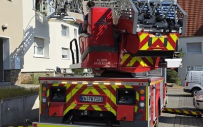 FW-EN: Weitere Einsätze der Feuerwehr: Ölspur, Patientenrettung und gemeldeter Vegetationsbrand