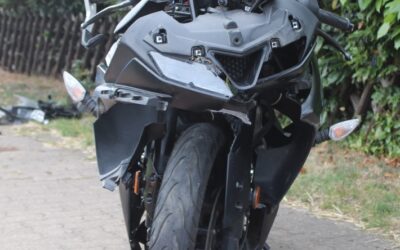 POL-MI: Junge Motorradfahrerin schwer verletzt