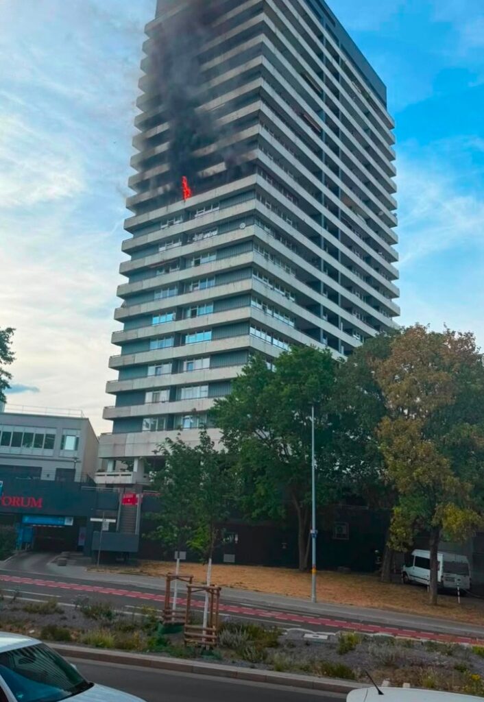 FW-MH: Brandeinsatz am Hans-Böckler-Platz