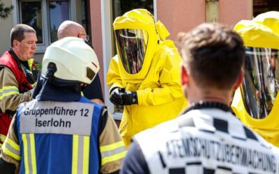 FW-MK: Ammoniakaustritt sorgt für Massenanfall von Verletzten am Reiterweg