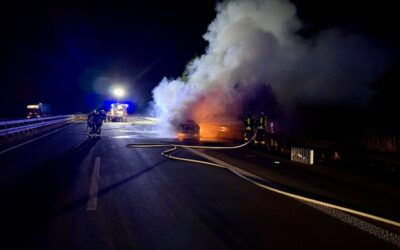 FW Hünxe: Pkw in Vollbrand auf der BAB 3