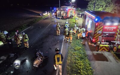 FW Voerde: Schwerer Verkehrsunfall in Voerde