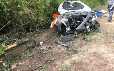 POL-HX: 18-Jährige kommt von der B239 ab und landet im Feld